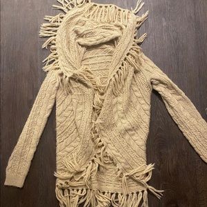 Lauren Ralph Lauren women’s large tassel sweater great condition